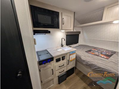 2025 Palomino Puma Camping Edition - Photo 13