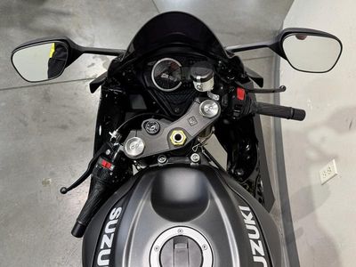 2026 Suzuki GSX-R750 — photo 11 view