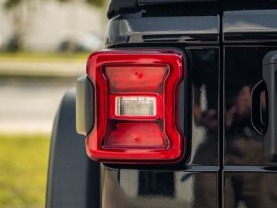 2022 Jeep Wrangler — photo 11 view