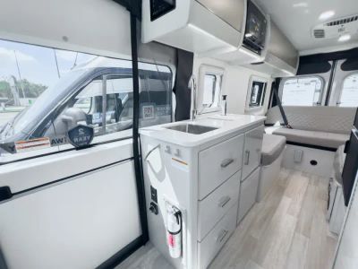 2027 Thor Motor Coach SEQUENCE - Photo 6
