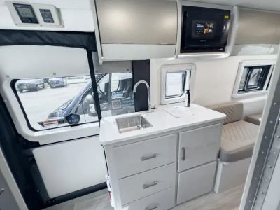 2027 Thor Motor Coach SEQUENCE - Photo 8