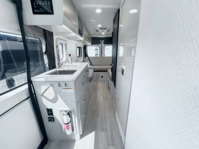 2027 Thor Motor Coach SEQUENCE - Photo 5