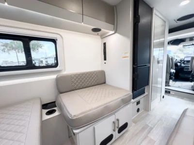 2027 Thor Motor Coach SEQUENCE - Photo 12