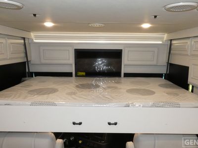 2026 Fleetwood Discovery LXE - Photo 14