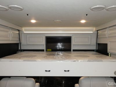 2026 Fleetwood Discovery LXE - Photo 13