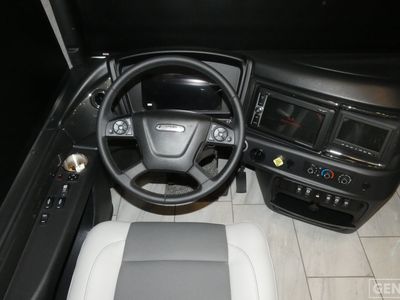 2026 Fleetwood Discovery LXE - Photo 9