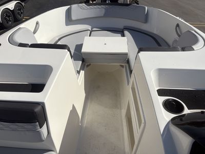 2023 Bayliner M17 - Photo 5