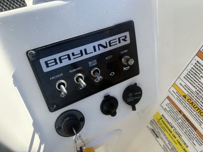 2023 Bayliner M17 - Photo 15