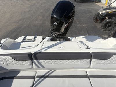 2023 Bayliner M17 - Photo 19