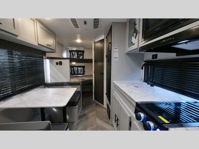 2022 Forest River RV Salem - Photo 4