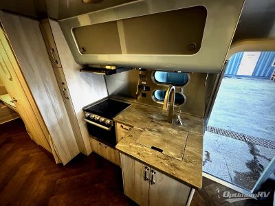 2022 Airstream International - Photo 5