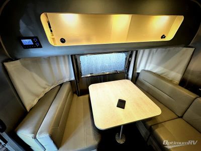 2022 Airstream International - Photo 3