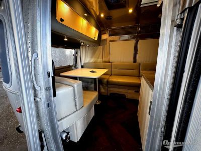 2022 Airstream International - Photo 2