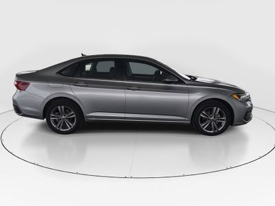 2024 Volkswagen Jetta — photo 8 view