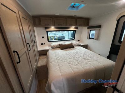 2025 Forest River RV Flagstaff Super Lite — photo 15 view