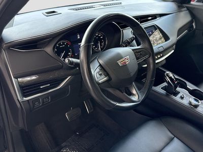2023 Cadillac XT4 — photo 9 view