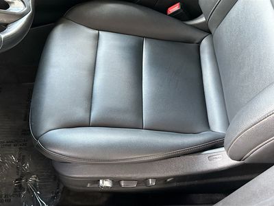 2023 Cadillac XT4 — photo 18 view