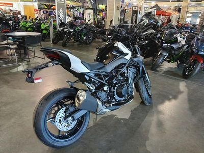 2026 Kawasaki Z900 ABS - Photo 8