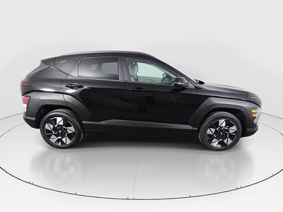 2025 Hyundai Kona — photo 8 view