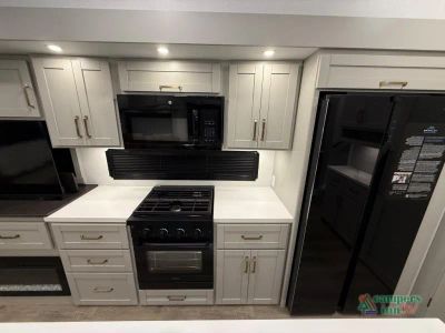 2026 Brinkley Model Z — photo 9 view