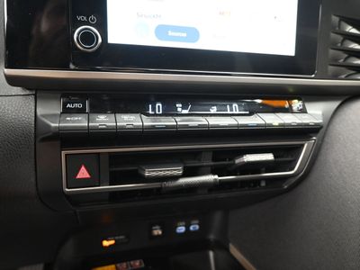 2026 2025 Toyota Camry LE Sedan - Photo 13