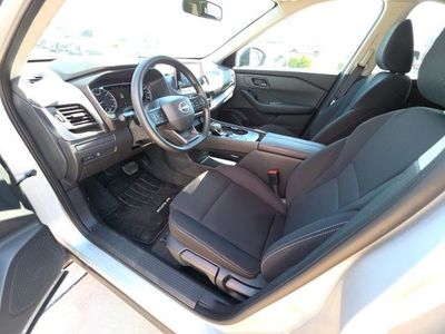 2025 Nissan Rogue — photo 12 view