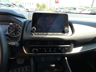 2025 Nissan Rogue — photo 17 view