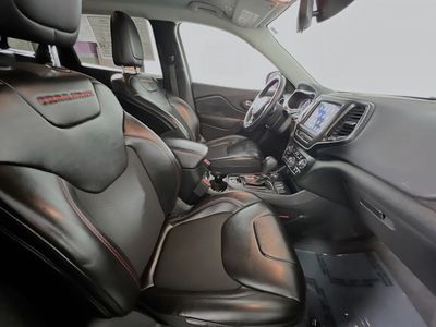 2019 Jeep Cherokee — photo 28 view
