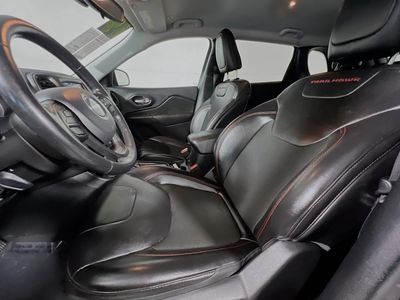2019 Jeep Cherokee — photo 12 view