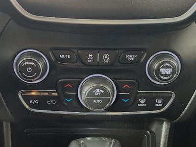 2019 Jeep Cherokee — photo 23 view
