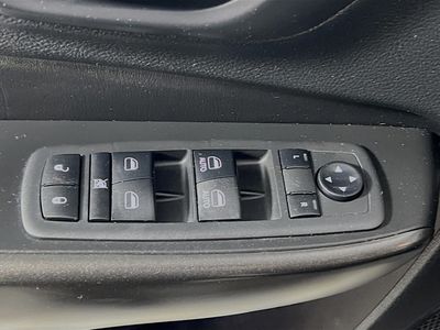 2019 Jeep Cherokee — photo 14 view