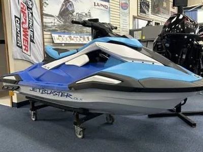 2026 Yamaha JETBLASTER DLX 2-UP-Azure Blue/White — front three-quarter view