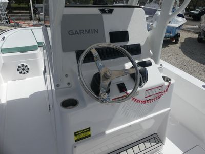 2026 Twin Vee 22 BayCat — photo 11 view