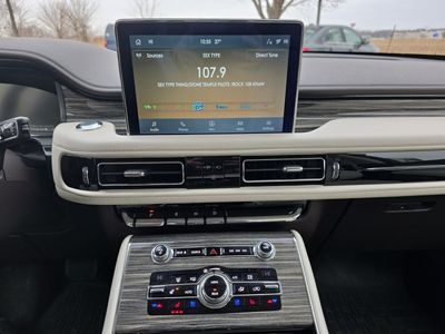 2020 Lincoln Aviator — photo 11 view