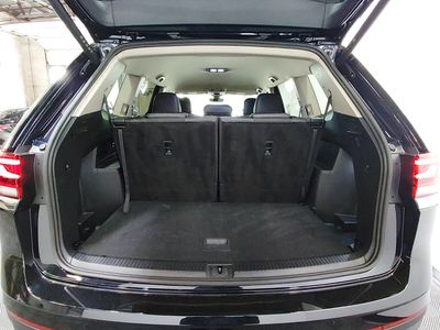 2025 Volkswagen Atlas — photo 11 view