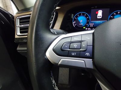 2025 Volkswagen Atlas — photo 12 view