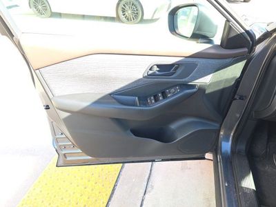 2023 Nissan Rogue — photo 11 view