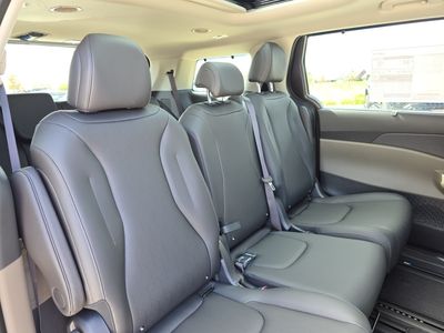 2026 Kia Carnival Hybrid - Photo 11