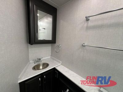 2024 Fleetwood RV Bounder - Photo 30