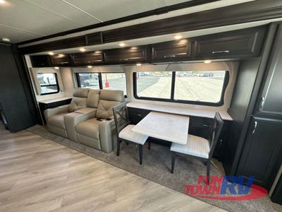 2024 Fleetwood RV Bounder - Photo 5