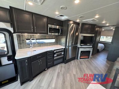 2024 Fleetwood RV Bounder - Photo 3