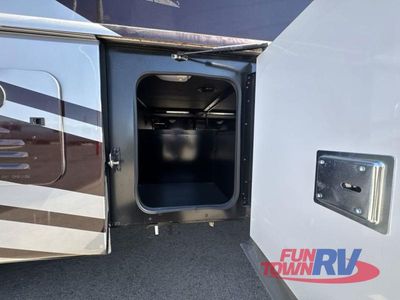 2024 Fleetwood RV Bounder - Photo 14