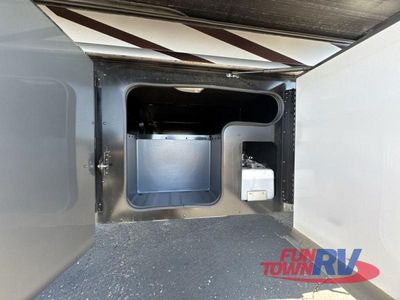 2024 Fleetwood RV Bounder - Photo 16