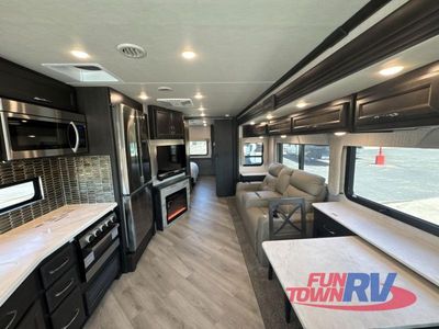 2024 Fleetwood RV Bounder - Photo 4