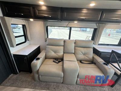 2024 Fleetwood RV Bounder - Photo 28