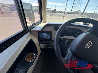 2024 Fleetwood RV Bounder - Photo 24