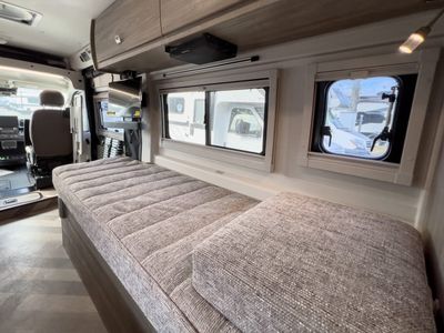 2026 Winnebago TRAVATO - Photo 13