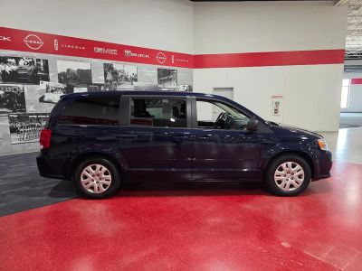2016 Dodge Grand Caravan — side profile view