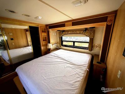 2004 Fleetwood Bounder Diesel — photo 15 view