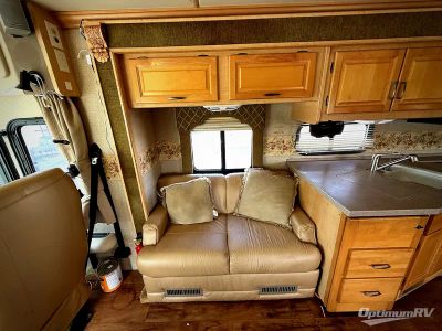 2004 Fleetwood Bounder Diesel — photo 8 view